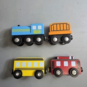 Melissa & Doug Wooden Magnetic Train Cars Lot of 4 Engine & Cars